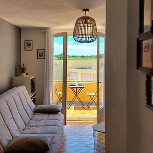 coquet-studio-avec-belle-terrasse.fr-provencehotel.com/