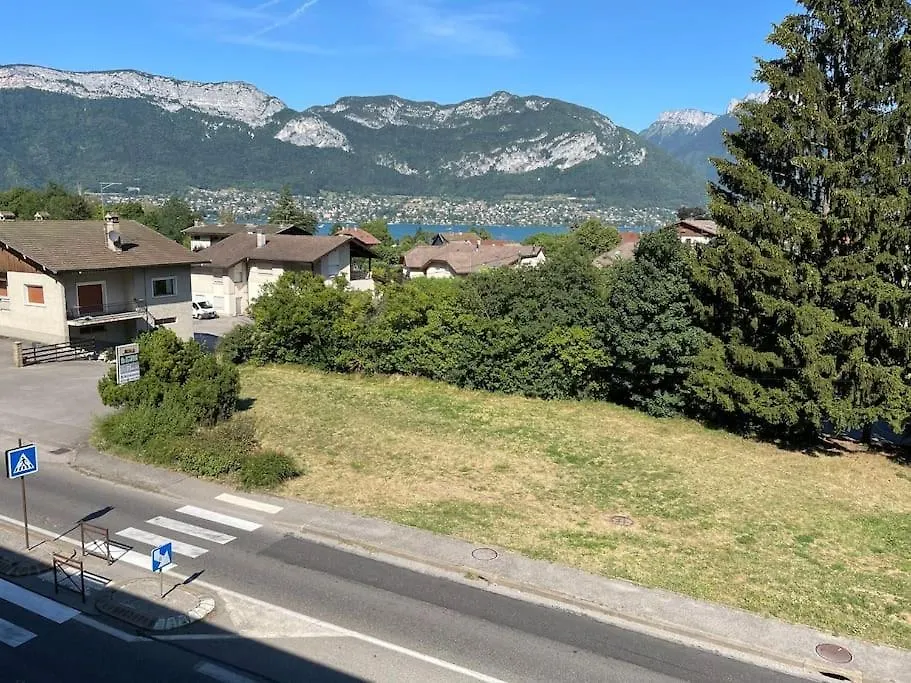 Le Santiego 100M Du Lac Et 4Km Du Vieil Annecy contacts